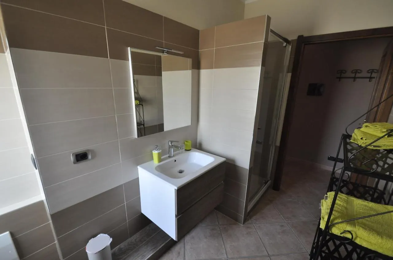 Al 32 Y 3 Bed & Breakfast Alghero Italy