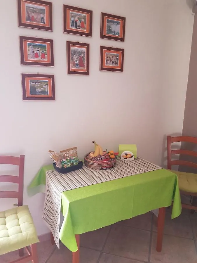 Al 32 Y 3 Bed & Breakfast Alghero Italy