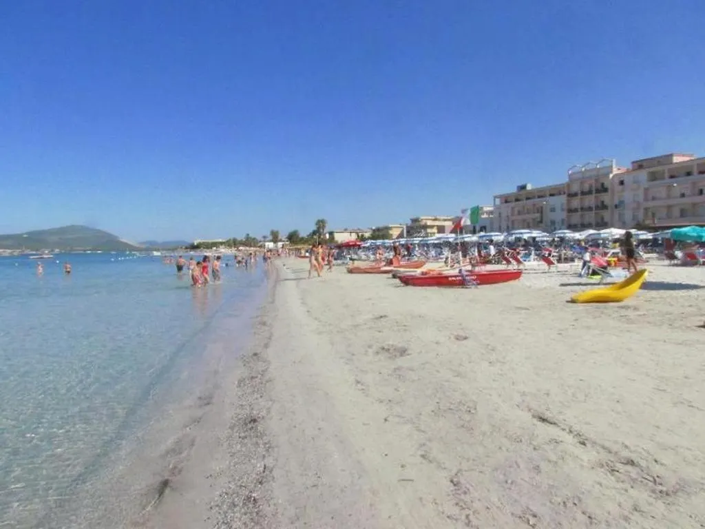 **  Al 32 Y 3 Bed & Breakfast Alghero Italy