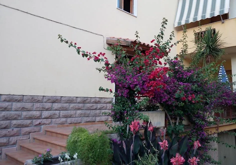 Al 32 Y 3 Bed & Breakfast Alghero