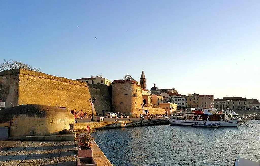 Al 32 Y 3 Bed & Breakfast Alghero